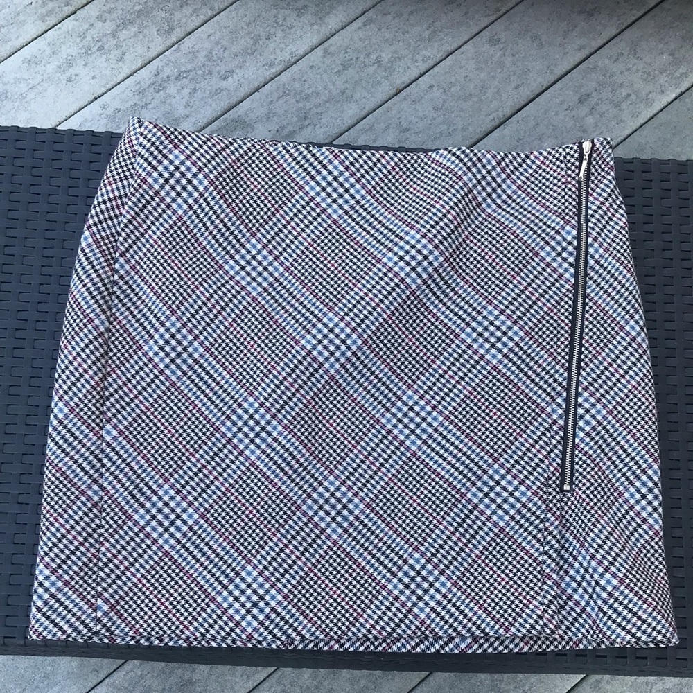 White House Black Market mini- skirt. Size 14